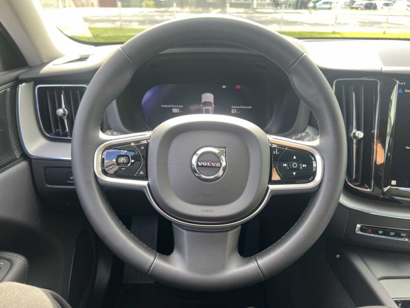 Volvo  T6 Plus Dark AHK|PANO|20'|LEDER|FLED|