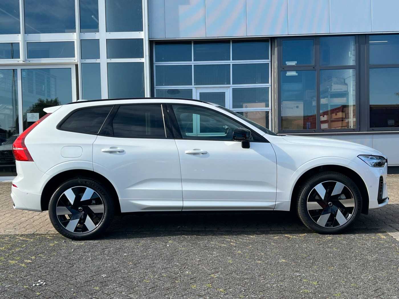 Volvo  T6 Plus Dark AHK|PANO|20'|LEDER|FLED|