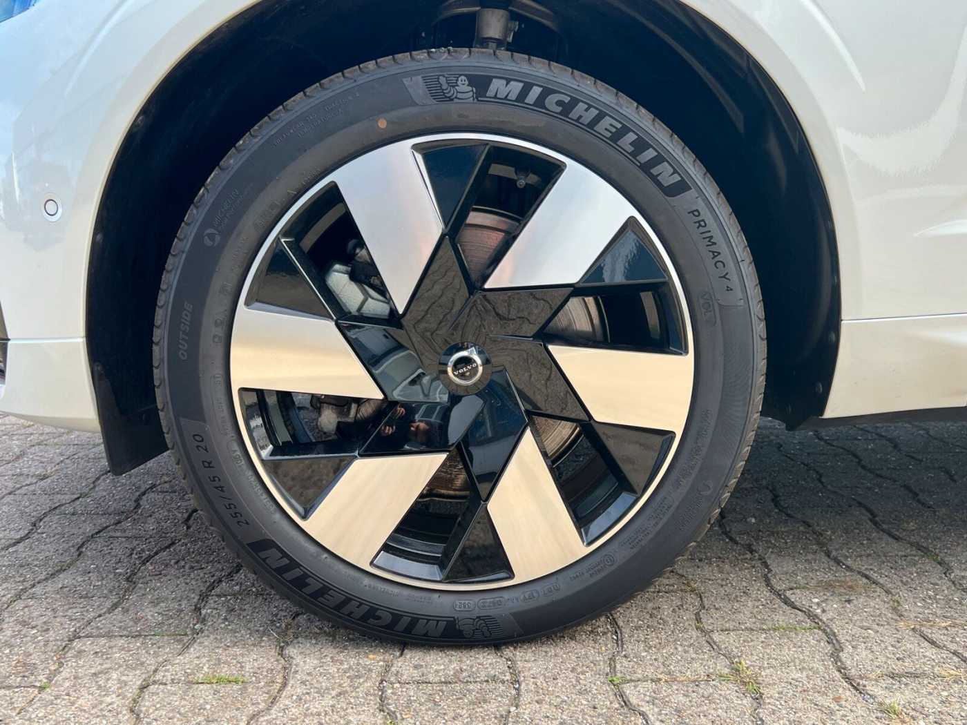 Volvo  T6 Plus Dark AHK|PANO|20'|LEDER|FLED|