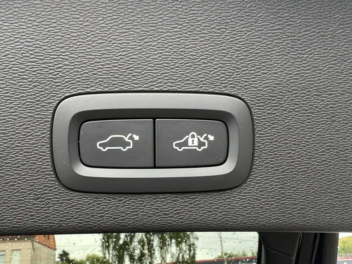 Volvo  Recharge Ultimate Pano. -Dach/Standheizung/LE