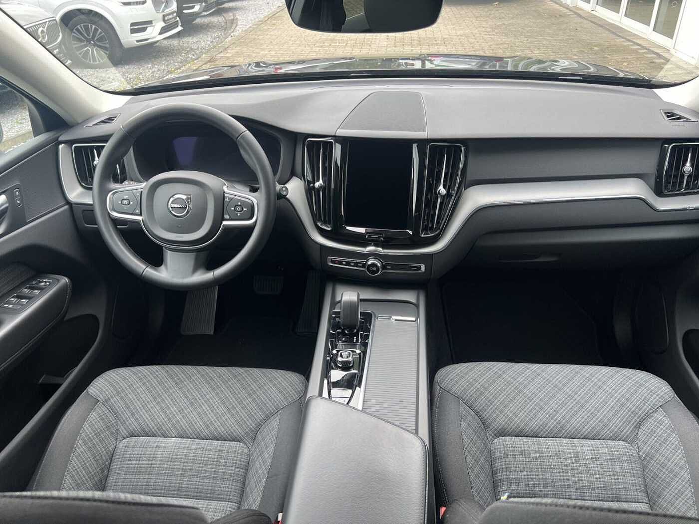 Volvo  B4 Autom. Core Keyless-Start/Klima/LED/BC