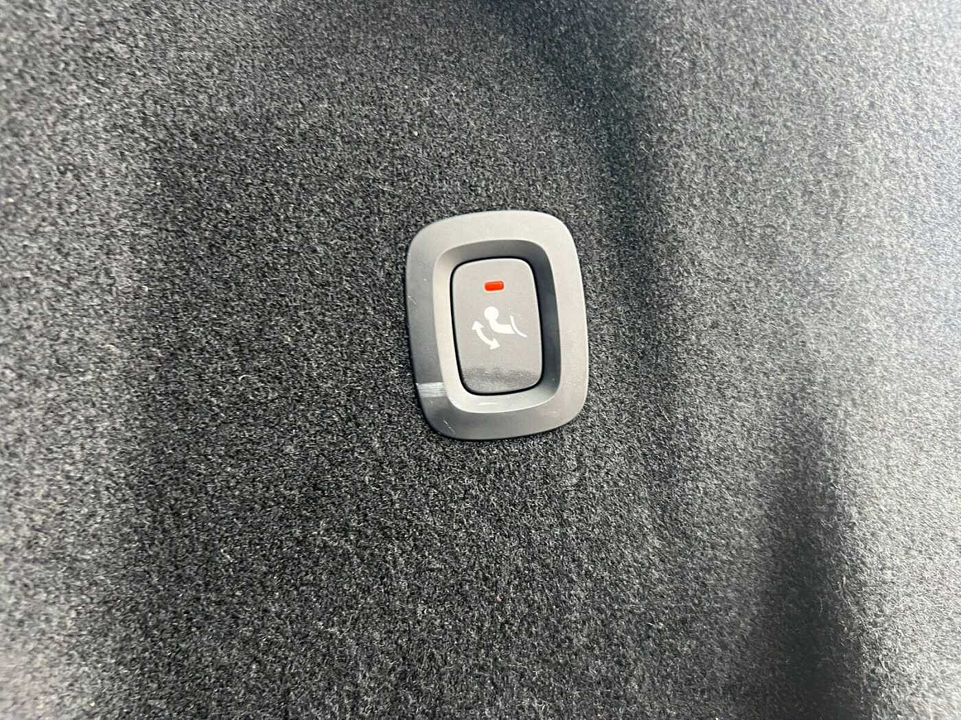 Volvo  B4 Autom. Core Keyless-Start/Klima/LED/BC
