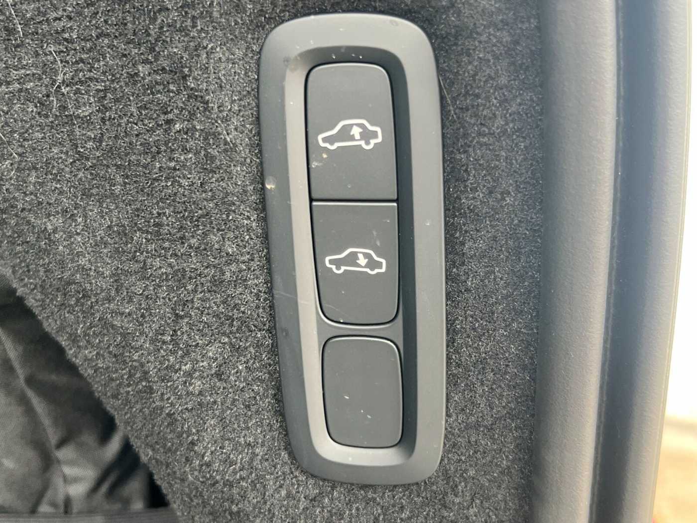 Volvo  T8 Ultra Dark 22'|LUFT|B&W|360CAM|MASSAGE|