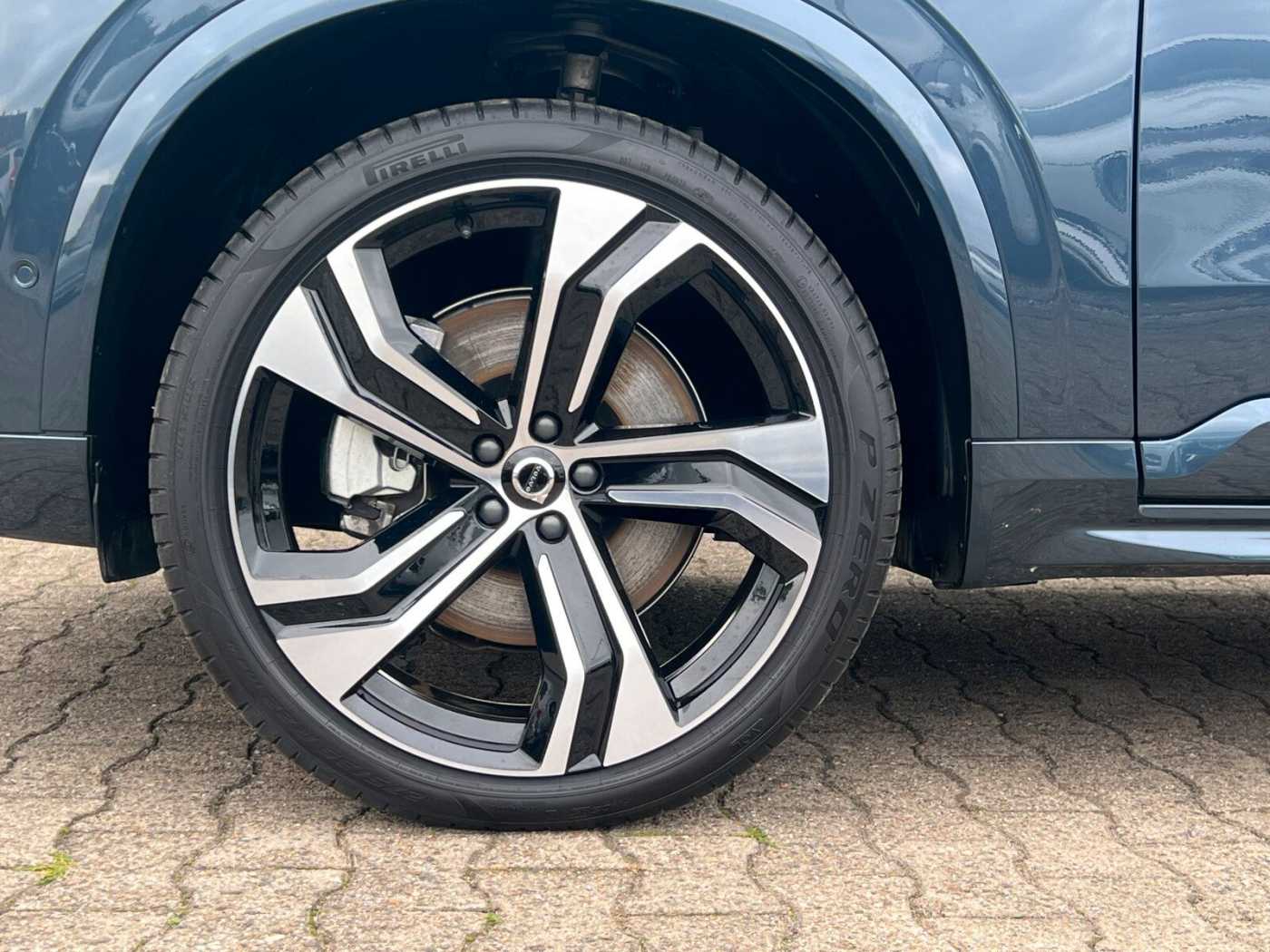 Volvo  T8 Ultra Dark 22'|LUFT|B&W|360CAM|MASSAGE|