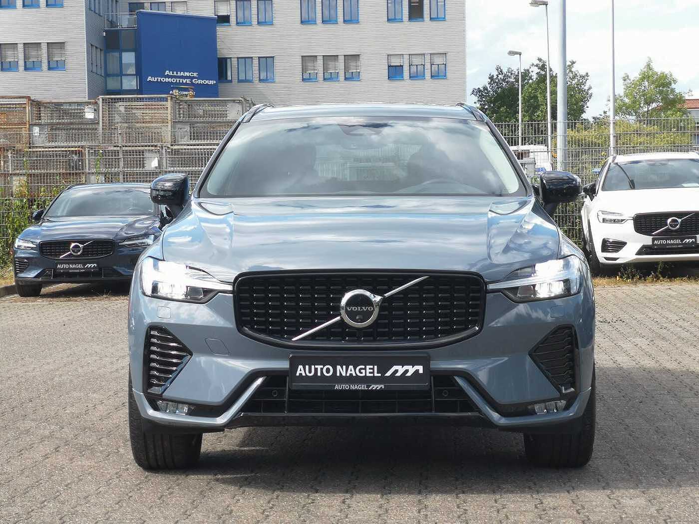Volvo  B4 Autom. Plus Dark
