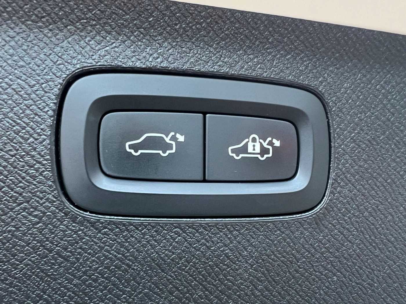 Volvo T8 AWD Inscription Expr. AHK|PANO|FLED|el. S