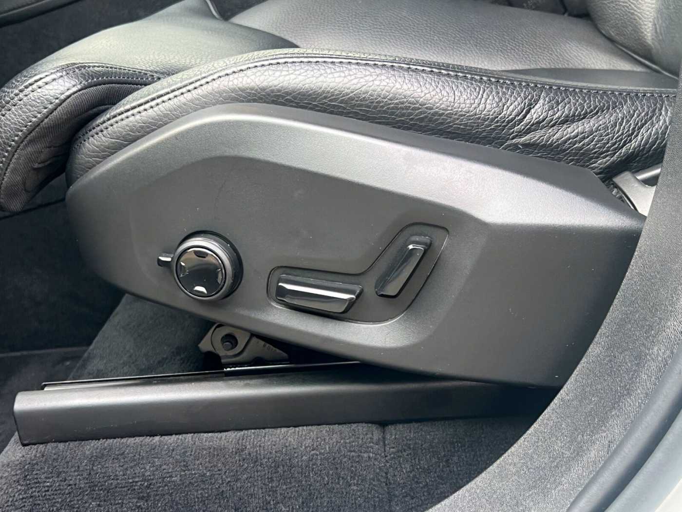 Volvo T8 AWD Inscription Expr. AHK|PANO|FLED|el. S