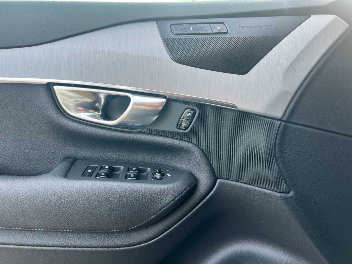 Volvo T8 AWD Inscription Expr. AHK|PANO|FLED|el. S