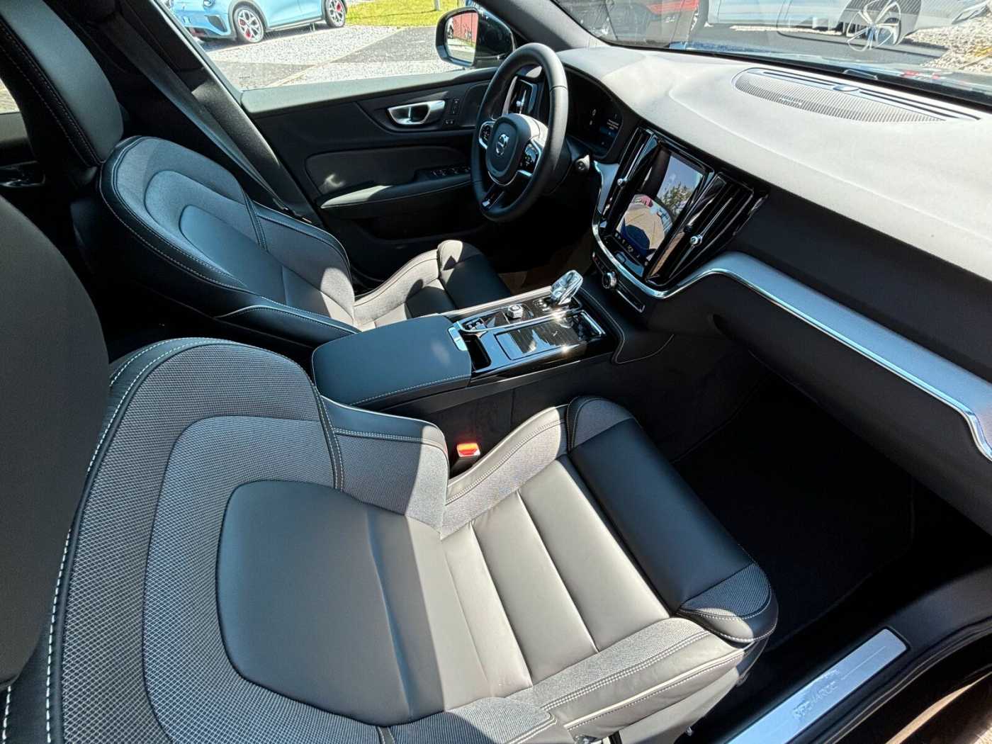 Volvo  Recharge T6 Plus Dark /Sitzhzg. /Google/LED//
