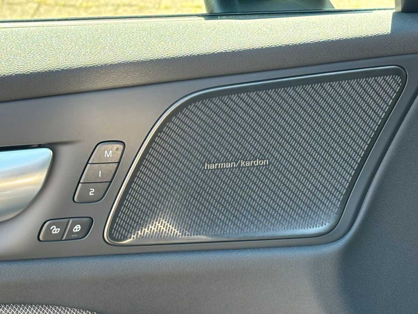 Volvo  Recharge T6 Plus Dark /Sitzhzg. /Google/LED//