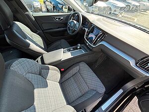 Volvo  B4 Autom. Core Keyless-Start/Klima/LED/eSitz