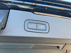 Volvo  B4 Autom. Core Keyless-Start/Klima/LED/eSitz