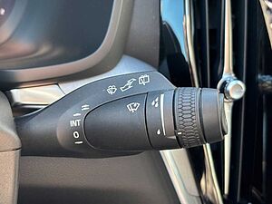 Volvo  B4 Autom. Core Keyless-Start/Klima/LED/eSitz