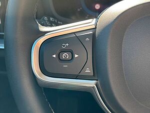 Volvo  B4 Autom. Core Keyless-Start/Klima/LED/eSitz