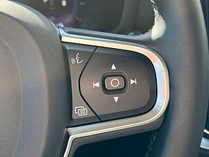 Volvo  B4 Autom. Core Keyless-Start/Klima/LED/eSitz