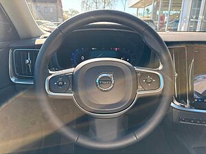 Volvo  B4 Autom. Core Keyless-Start/Klima/LED/eSitz