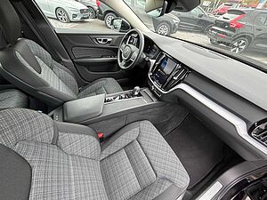 Volvo  B4 Autom. Core FAHRER ASSIST|AHK|LED|WINTER|