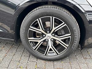 Volvo  B4 Autom. Core FAHRER ASSIST|AHK|LED|WINTER|