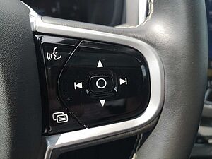 Volvo  B5 (Diesel) AWD Momentum Pro