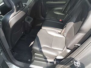 Volvo  B5 (Diesel) AWD Momentum Pro