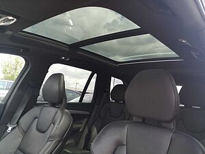 Volvo  B5 (Diesel) AWD Momentum Pro