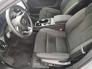 Volvo  B3 Autom. Plus Dark