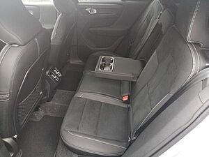 Volvo  B3 Autom. Plus Dark