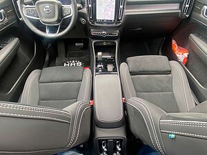 Volvo  B4 Ultra Dark PIXEL-LED|SRA|19'|Ass. -Paket