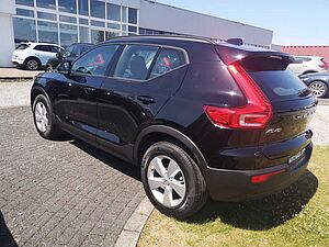 Volvo  T2 2WD Momentum Core(EURO 6d) Navi/Keyless-Start
