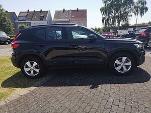 Volvo  T2 2WD Momentum Core(EURO 6d) Navi/Keyless-Start