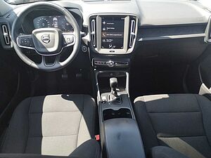 Volvo  T2 2WD Momentum Core(EURO 6d) Navi/Keyless-Start