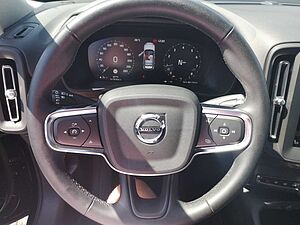 Volvo  T2 2WD Momentum Core(EURO 6d) Navi/Keyless-Start