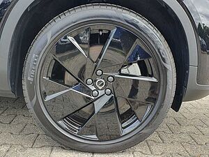 Volvo  Single Extended Range Plus Black Edition
