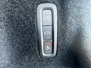 Volvo  T8 Ultra Black Edition LUFT|AHK|B&W|