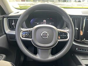Volvo  T6 Plus Dark AHK|PANO|20'|LEDER|FLED|