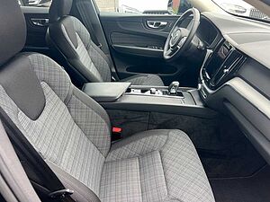 Volvo  B4 Autom. Core Keyless-Start/Klima/LED/BC