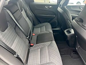 Volvo  B4 Autom. Core Keyless-Start/Klima/LED/BC