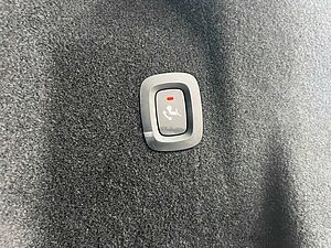 Volvo  B4 Autom. Core Keyless-Start/Klima/LED/BC