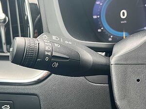 Volvo  B4 Autom. Core Keyless-Start/Klima/LED/BC