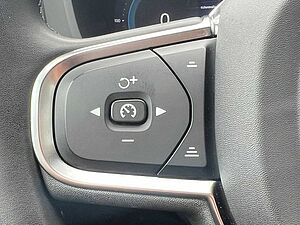 Volvo  B4 Autom. Core Keyless-Start/Klima/LED/BC