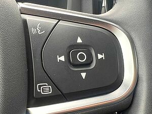 Volvo  B4 Autom. Core Keyless-Start/Klima/LED/BC