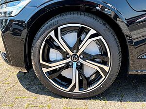 Volvo  Recharge T6 Plus Dark /Sitzhzg. /Google/LED//