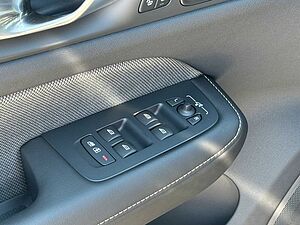 Volvo  Recharge T6 Plus Dark /Sitzhzg. /Google/LED//