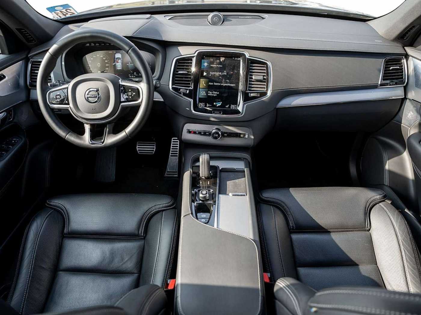 Volvo  Recharge T8 AWD R-Design Edition