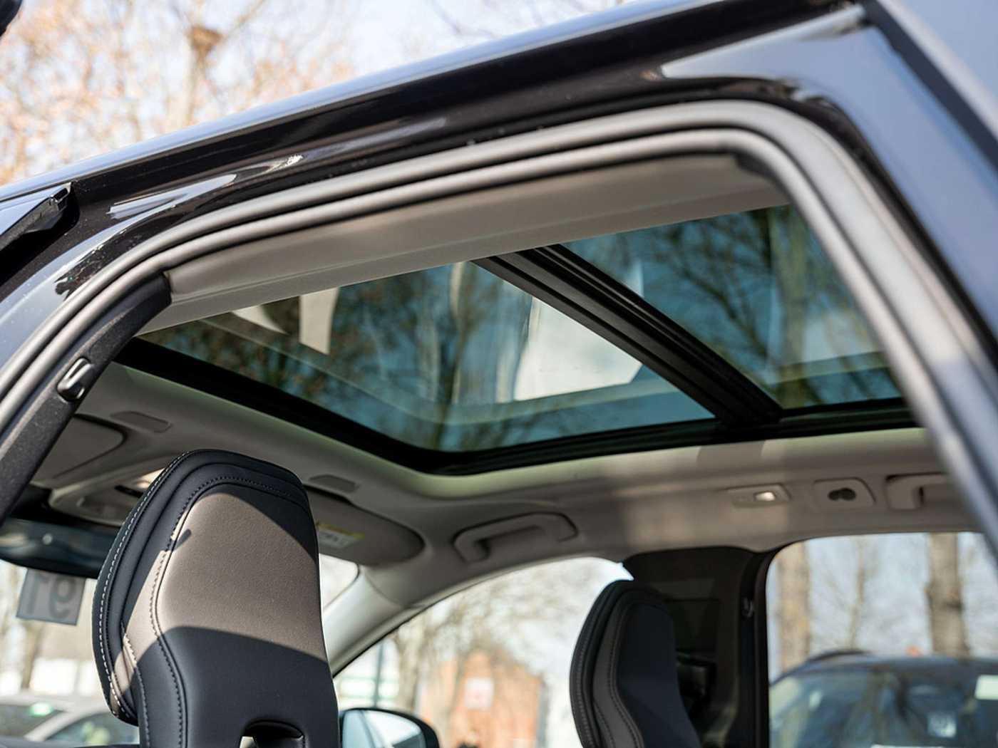 Volvo  T8 Ultra Dark Plug-In Hybrid PANO 360°