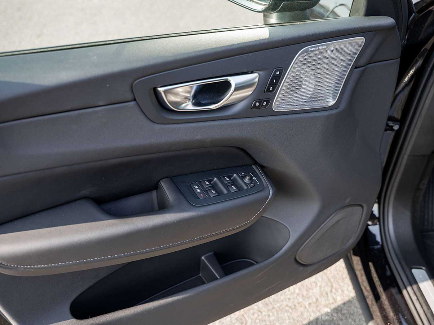 Volvo  T8 Ultra Dark Plug-In Hybrid PANO 360°