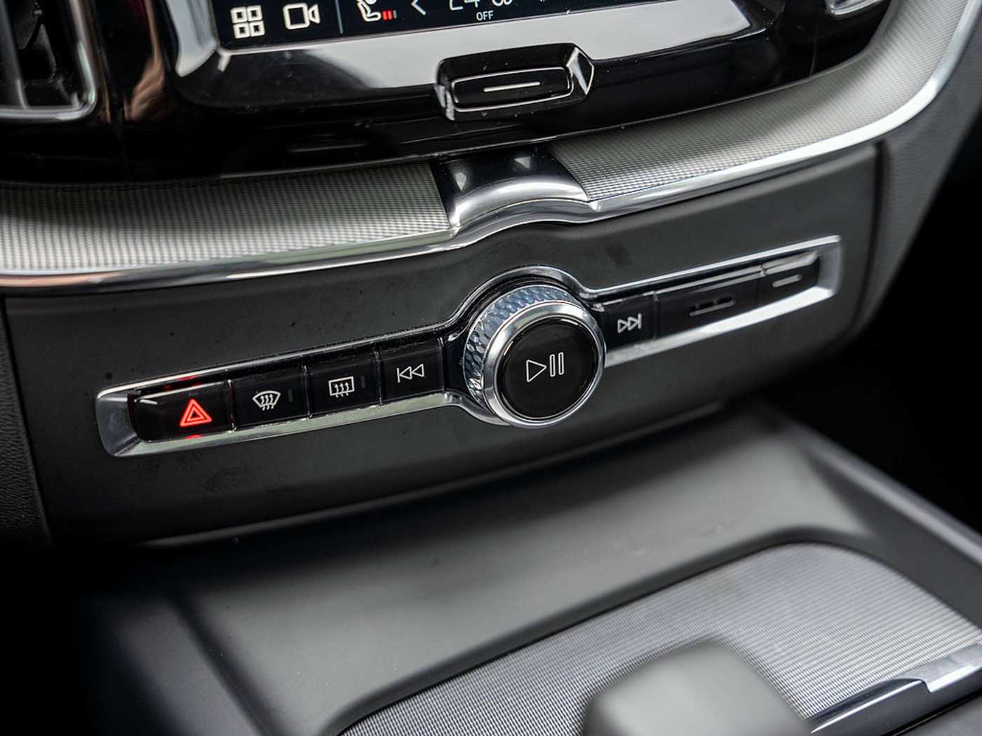 Volvo  T8 Ultra Dark Recharge ACC PANO 360° HUD