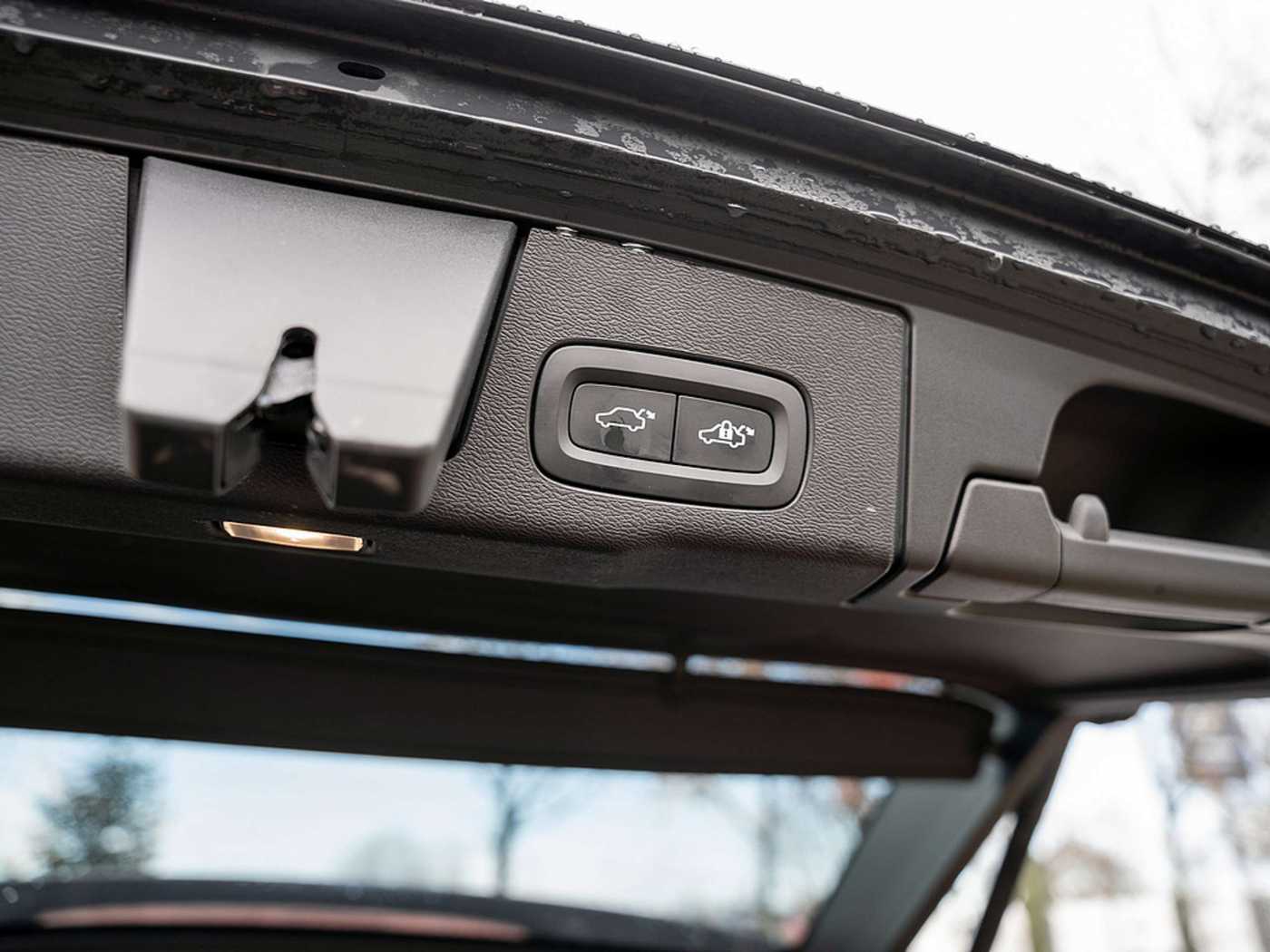 Volvo  T8 Ultra Dark Recharge ACC PANO 360° HUD