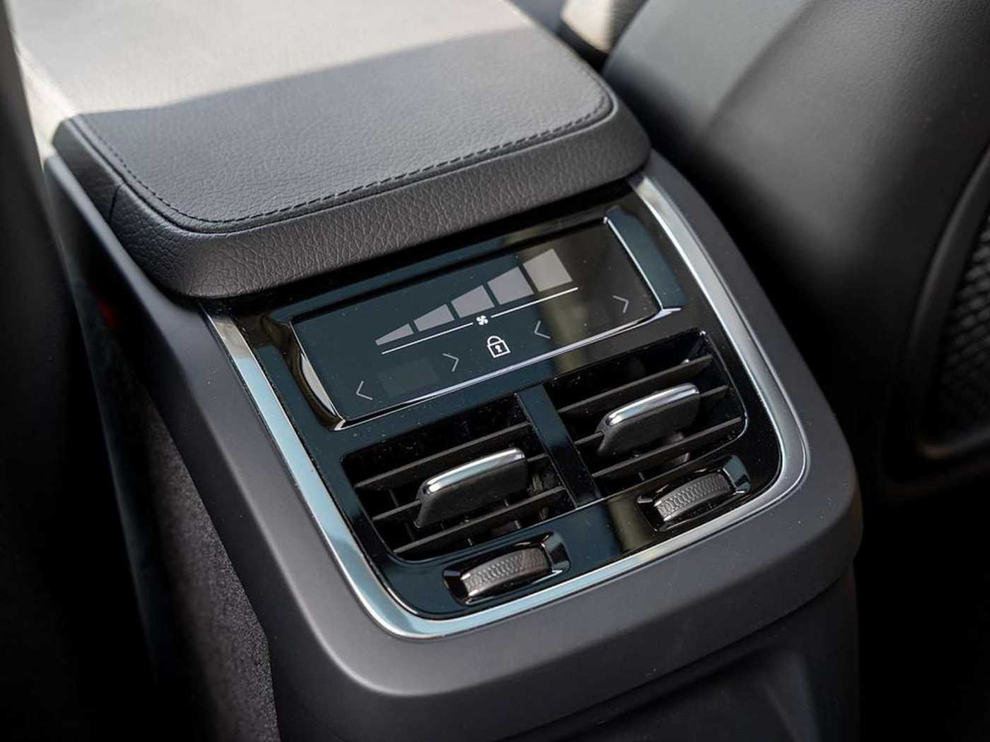 Volvo  T8 Inscription Expression Recharge AWD 2