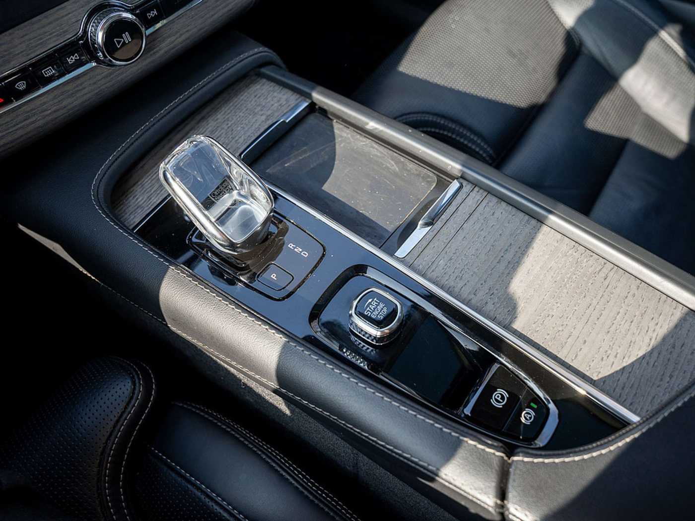 Volvo  T8 Plus Dark Plug-In Hybrid HGSD AHK